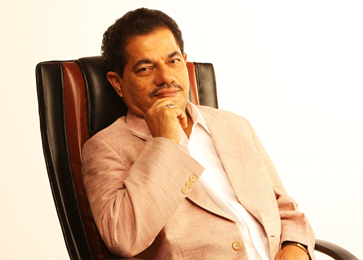 Dr.KMVasudevanPillai,ChairmanandCEO